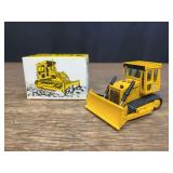 1/50 Caterpillar D4E Crawler NIB NZG