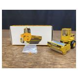1/50 Caterpillar CS653 Compactor NIB Conrad