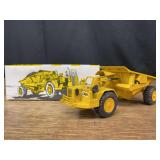 1/50 Caterpillar 621 Rear Dump Truck NIB NZG