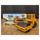 1/35 Vibromax 1601 Roller NIB Conrad