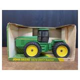 1/16 John Deere 8870 NIB Ertl