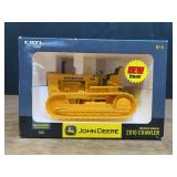 1/16 John Deere 2010 Industrial Crawler NIB Ertl