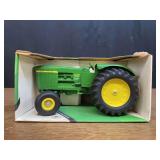1/16 John Deere 5020 NIB Ertl