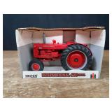 1/16 IH 600 NIB Ertl