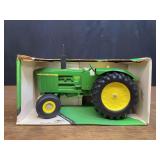 1/16 John Deere 5020 NIB Ertl