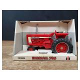 1/16 Farmall 706 NIB Ertl