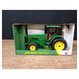 1/16 John Deere 8200 NIB Ertl