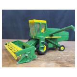 1/24 John Deere 6600 Combine Ertl