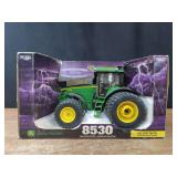 1/16 John Deere 8530 Collector NIB Ertl