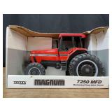 1/16 Case-IH Magnum 7250 NIB Ertl