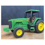 1/16 John Deere 8100 Ertl