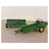 (2) 1/16 John Deere Drill + Spreader Eska