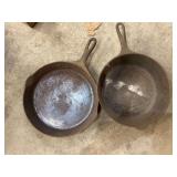 Wagner Ware Sidney and National Cast Iron Skillet Pair