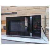 Amazon Bassicss Small Microwave - S9ZN39ZR