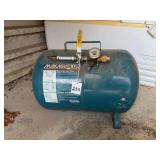 Makita 9 Gallon Portable Air Tank