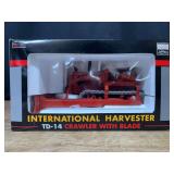 1/16 IH TD-14 Crawler NIB SC