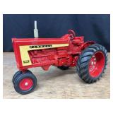 1/16 Farmall 806 Ertl
