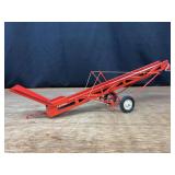 1/16 IH McCormick Elevator Eska