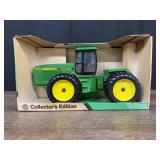 1/16 John Deere 8760 Collector NIB Ertl