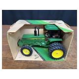 1/16 John Deere 4850 NIB Ertl