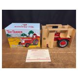 1/16 IH 660 1999 NFTS NIB Ertl