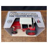 1/16 IH 1586 NIB Ertl