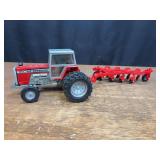 (2) 1/20 MF 2805 + Plow Ertl