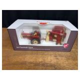 1/16 Farmall 504 w/Grinder-Mixer Firestone NIB SC