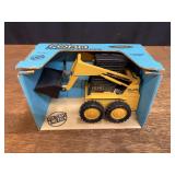 1/16 Ford CL25 Skid Loader NIB Ertl