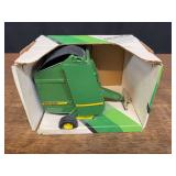 1/16 John Deere Round Baler NIB Ertl