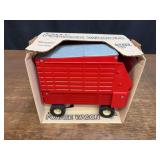1/16 IH Forage Wagon NIB Ertl
