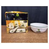 (2) John Deere Dishes + Bowl