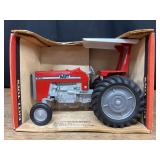 1/16 MF 275 NIB Ertl