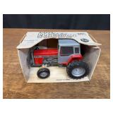 1/20 MF 670 NIB Ertl