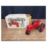1/16 Farmall H Collector NIB Ertl