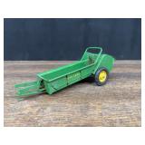 1/16 John Deere Spreader Eska