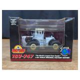 1/64 Big Bud 16V-747 Factory NIB DCP