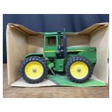 1/16 John Deere 8650 Collector NIB Ertl