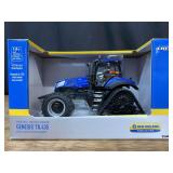 1/32 New Holland Genesis T8.435 NIB Ertl