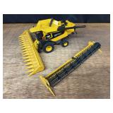 1/32 Caterpillar Lexion 590R Combine Norscot