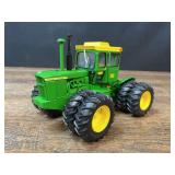 1/32 John Deere 7020 2003 NFTS Ertl