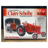 1/16 Farmall 400 Claire Scheibe NIB SC