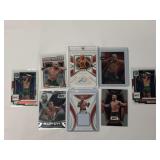 (8) Alexander Volkanovski UFC Lot Including Autograph and Relic
