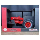 1/8 Farmall Super M-TA 2004 Red Power Round Up NIB SM