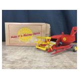 1/20 Massey-Harris Clipper Combine NIB Reuhl