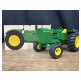 1/16 John Deere 5020 NIB Ertl