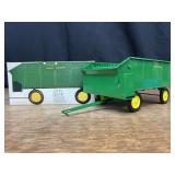 1/16 John Deere Chuck Wagon NIB Ertl