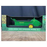 1/16 John Deere Model L Spreader NIB SM