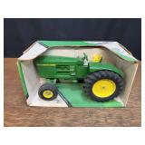 1/16 John Deere 5020 NIB Ertl