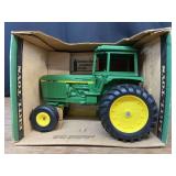 1/16 John Deere 4440 NIB Ertl